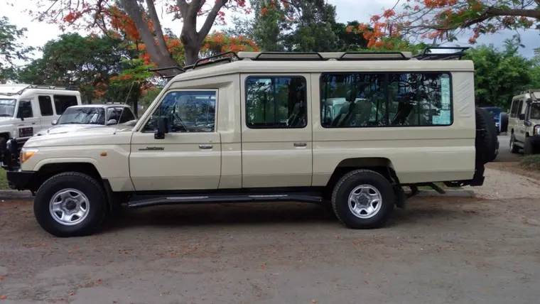 Land Cruiser safari vehicle